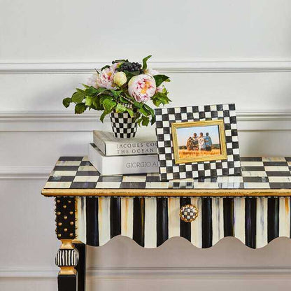 Courtly Check Frame